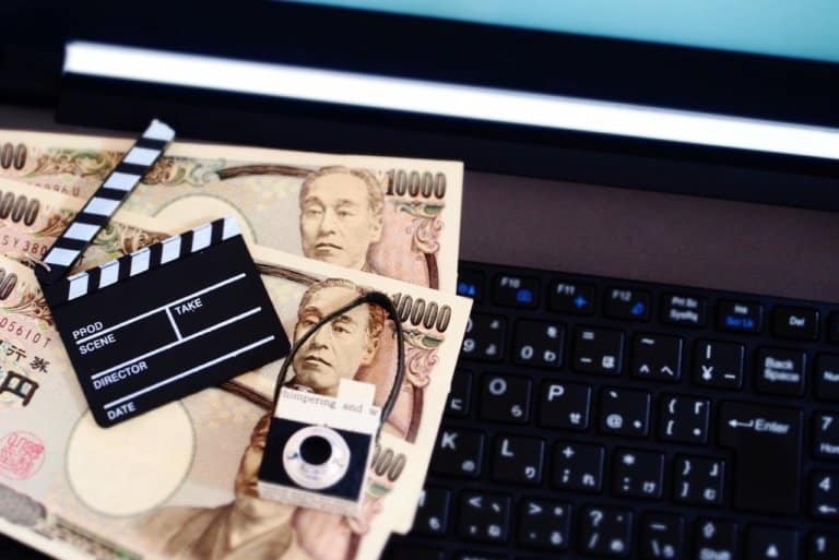 Youtubeで稼げる金額はいくら？広告と収入の仕組みを徹底解説 ...