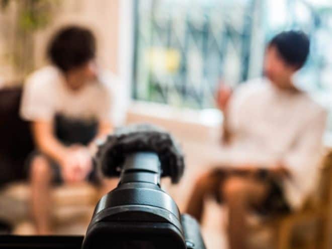 インタビュー動画の作り方 おしゃれでかっこいい撮り方やコツも紹介 株式会社サムシングファン