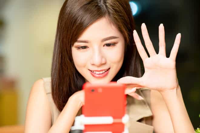 17LIVEのライバーとは？公式で認証されるために知っておくこと 株式会社サムシングファン