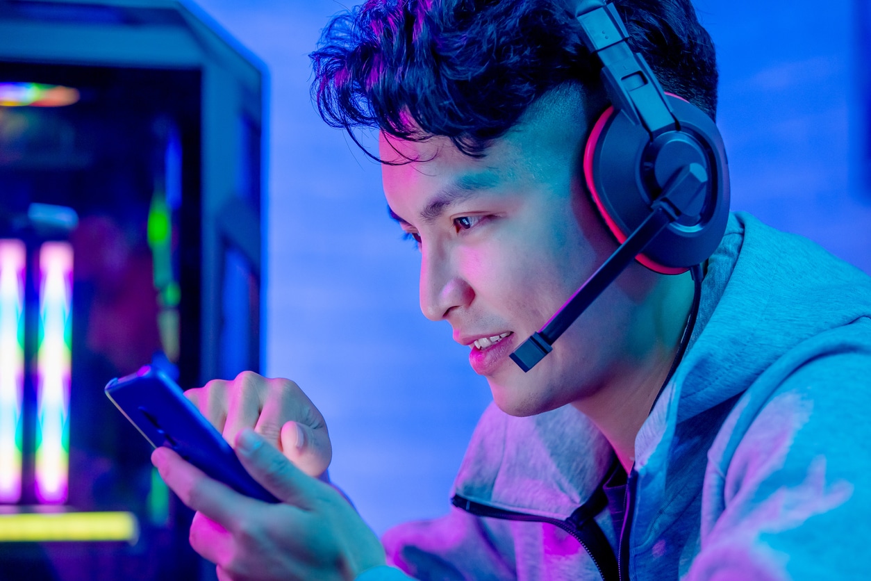 ゲーム実況とは ライバーの違い やってはいけないことと機材について 株式会社サムシングファン
