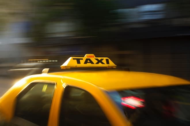 タクシー動画広告（サイネージ）とは？成功のポイント、事例を紹介