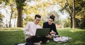大学生がバイト以外で稼ぐ リターンの大きな方法を紹介 株式会社サムシングファン 大学生がバイト以外で稼ぐ リターンの大きな方法を紹介 株式会社サムシングファン