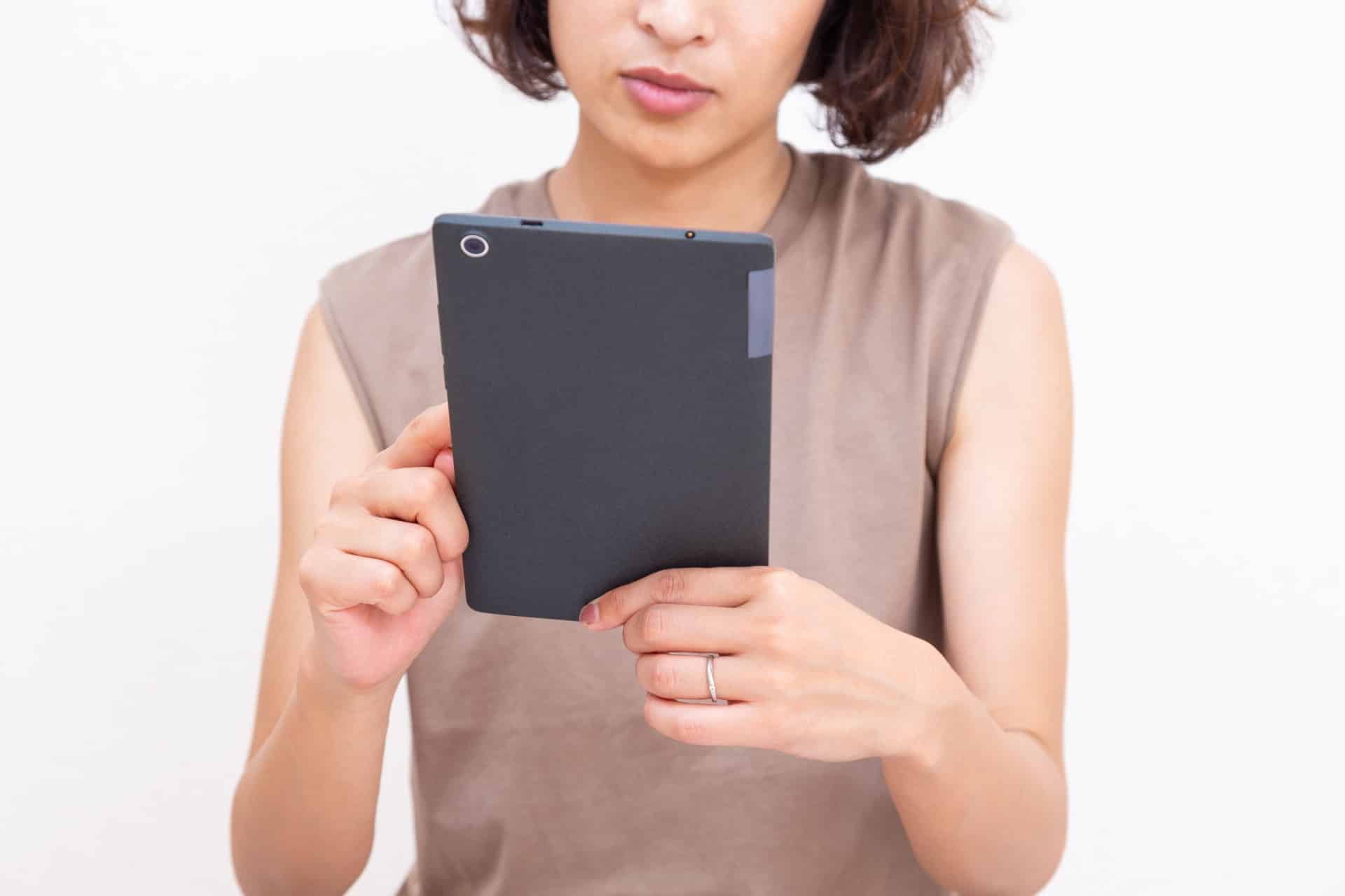 フリーの動画素材を使用するときの注意点2つ