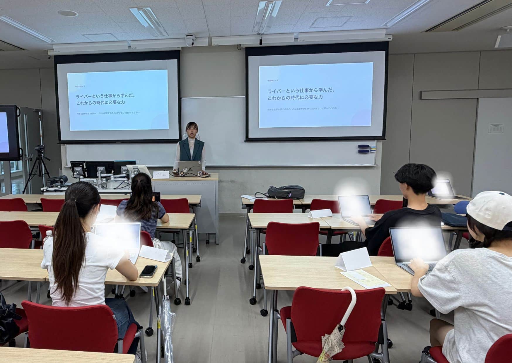 立命館大学でライバーtomo歌が講義実施!